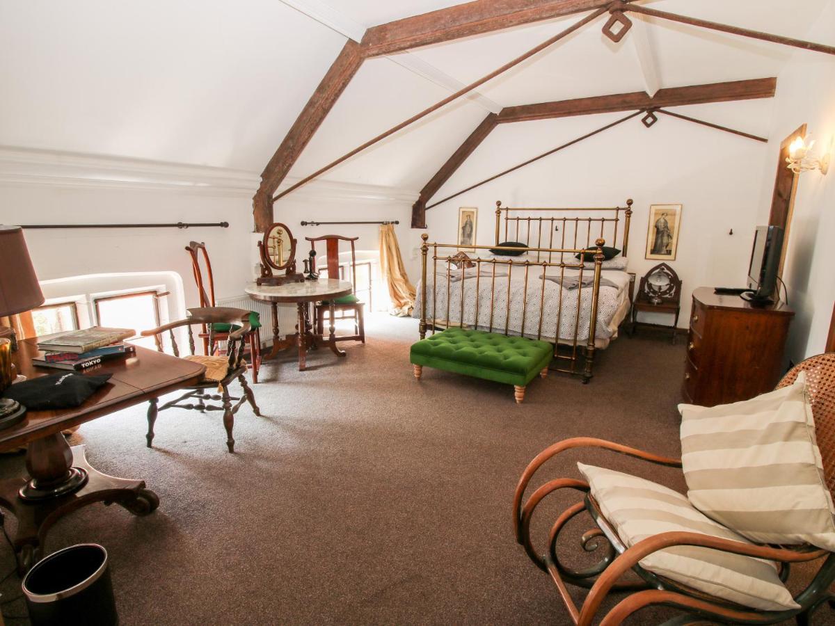 Chetwynd Lodge Стаффорд Екстер'єр фото