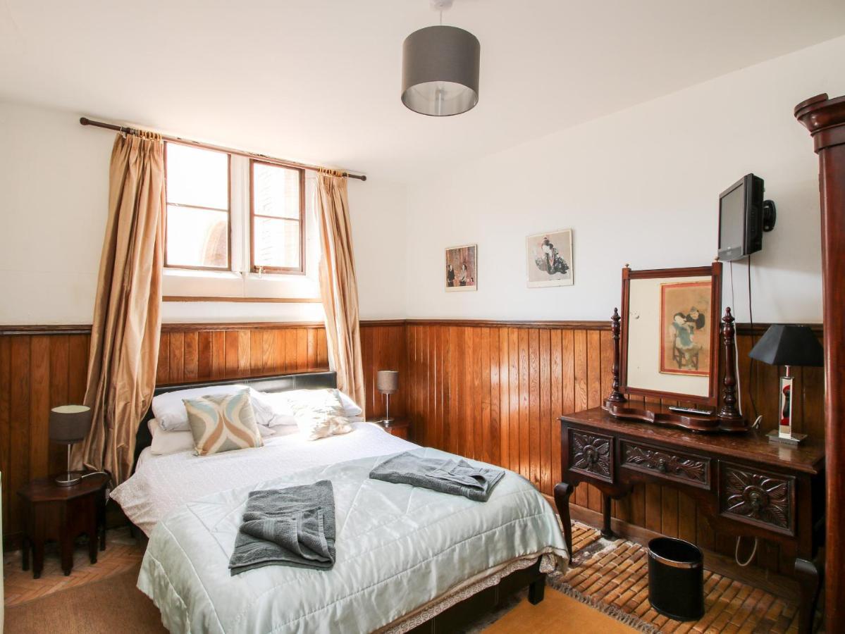 Chetwynd Lodge Стаффорд Екстер'єр фото
