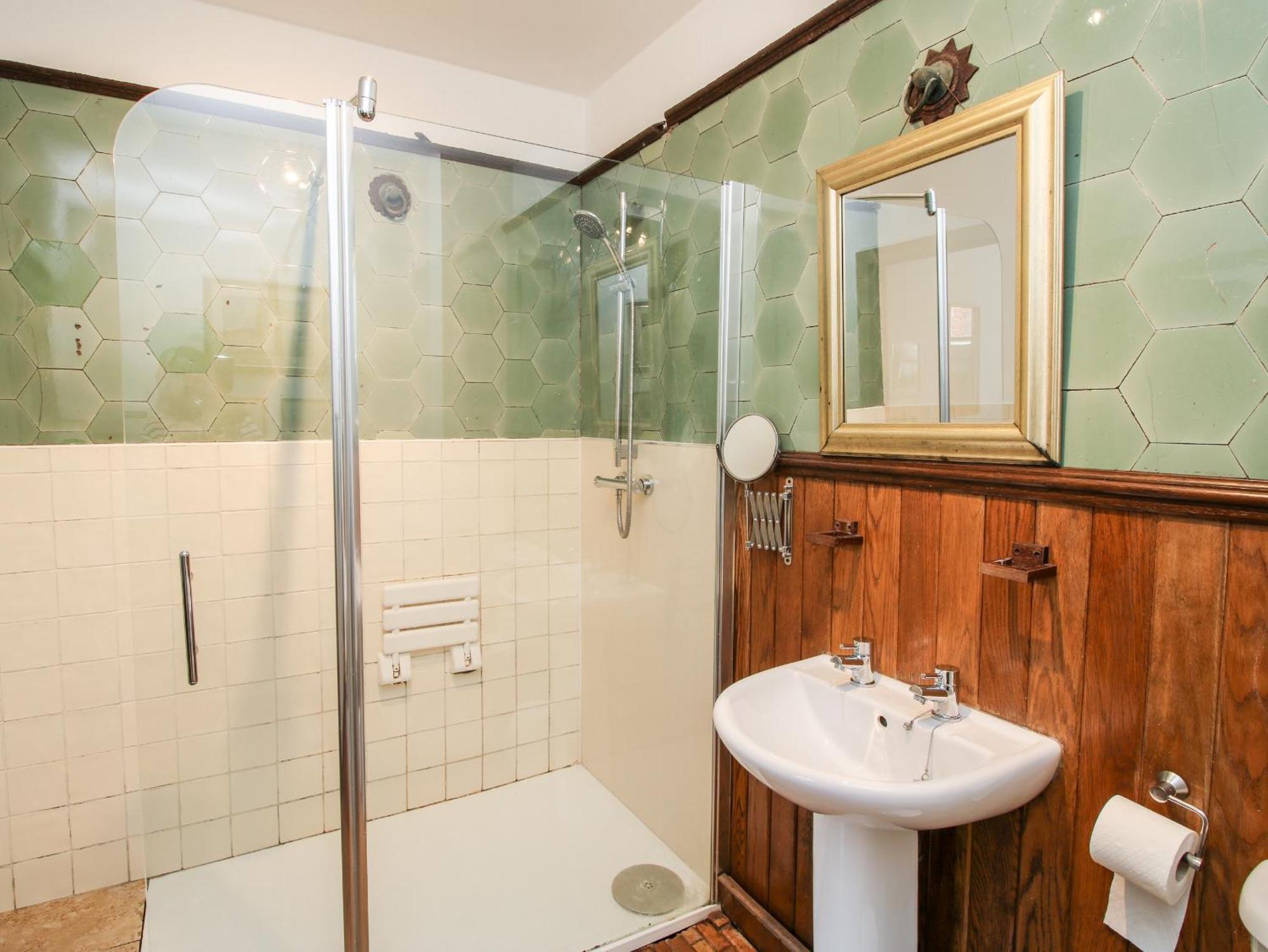 Chetwynd Lodge Стаффорд Екстер'єр фото