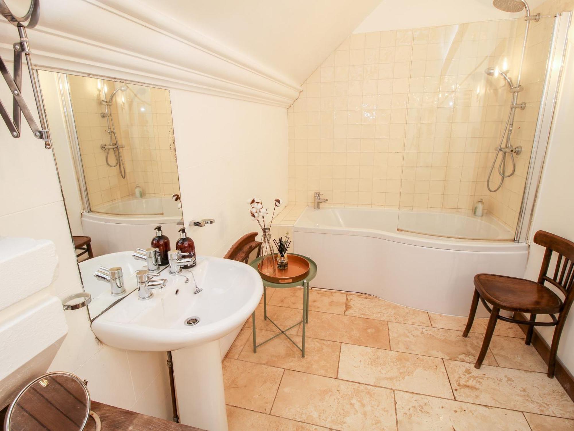 Chetwynd Lodge Стаффорд Екстер'єр фото