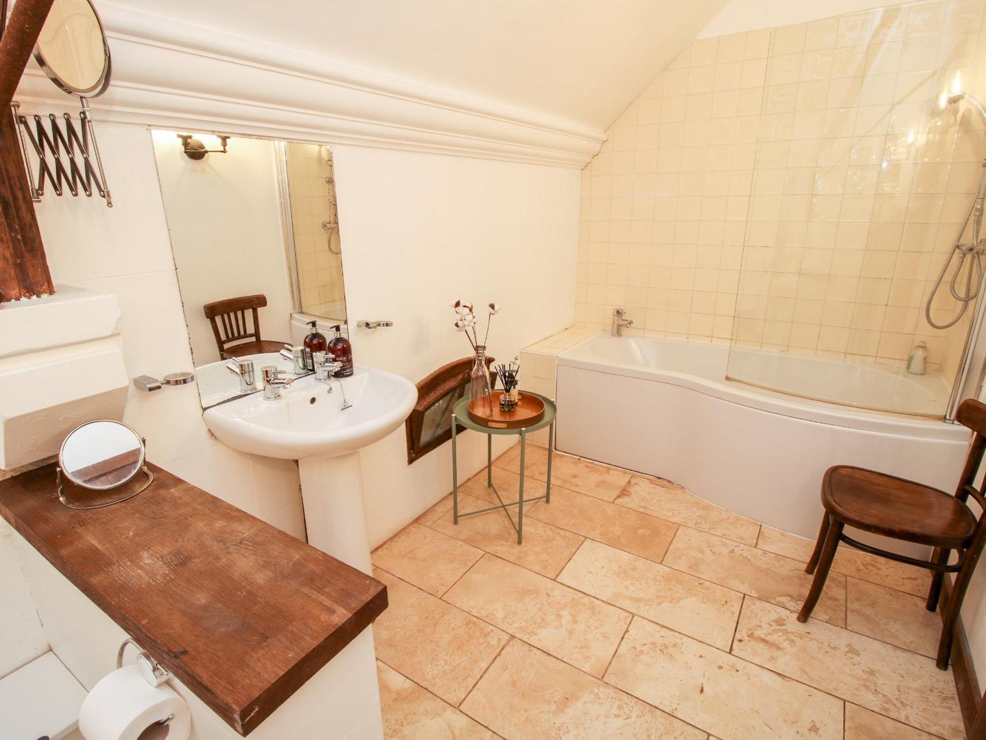 Chetwynd Lodge Стаффорд Екстер'єр фото