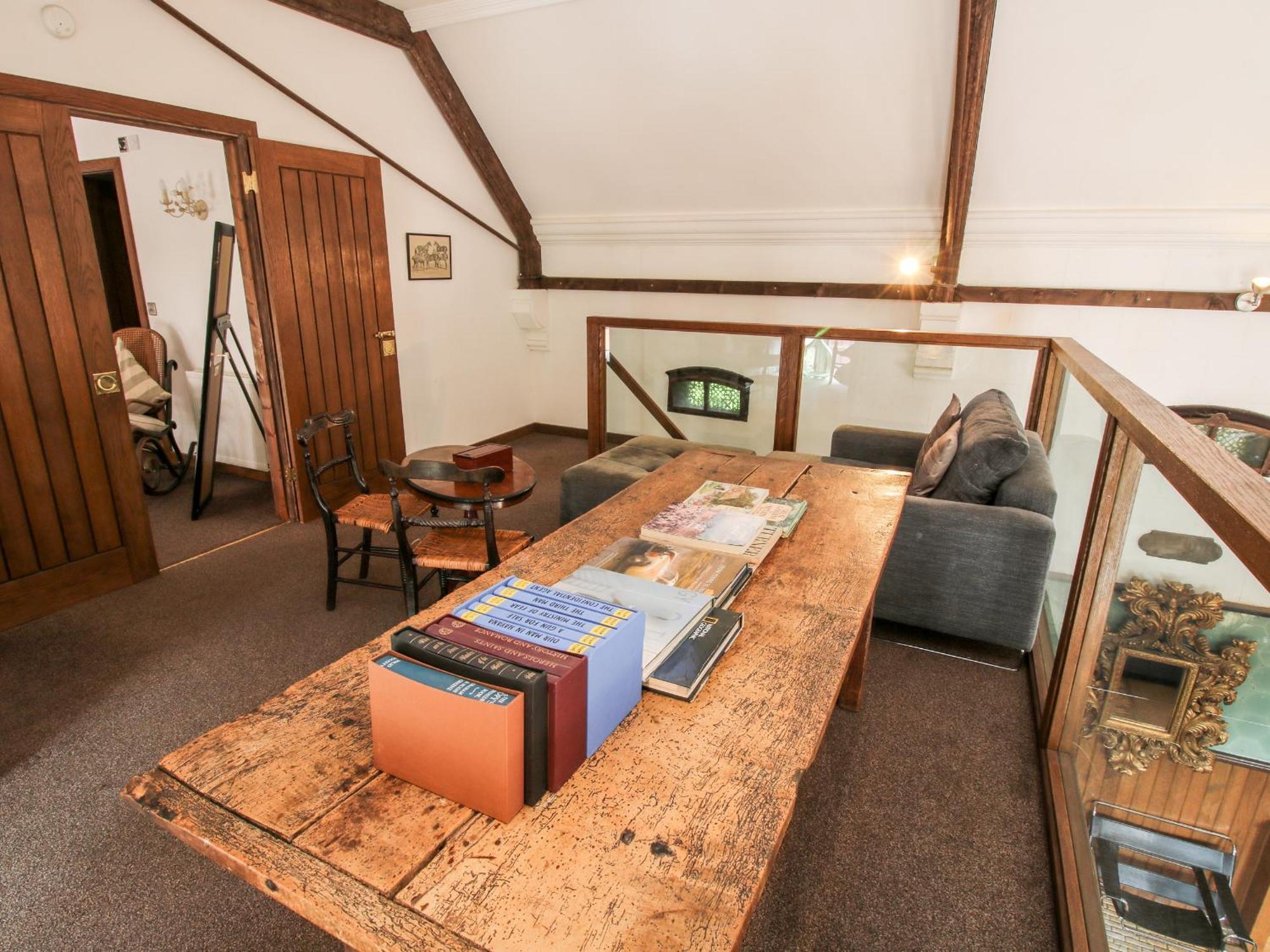 Chetwynd Lodge Стаффорд Екстер'єр фото