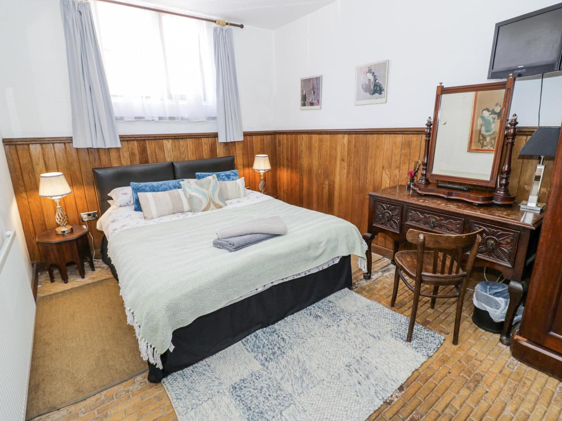 Chetwynd Lodge Стаффорд Екстер'єр фото