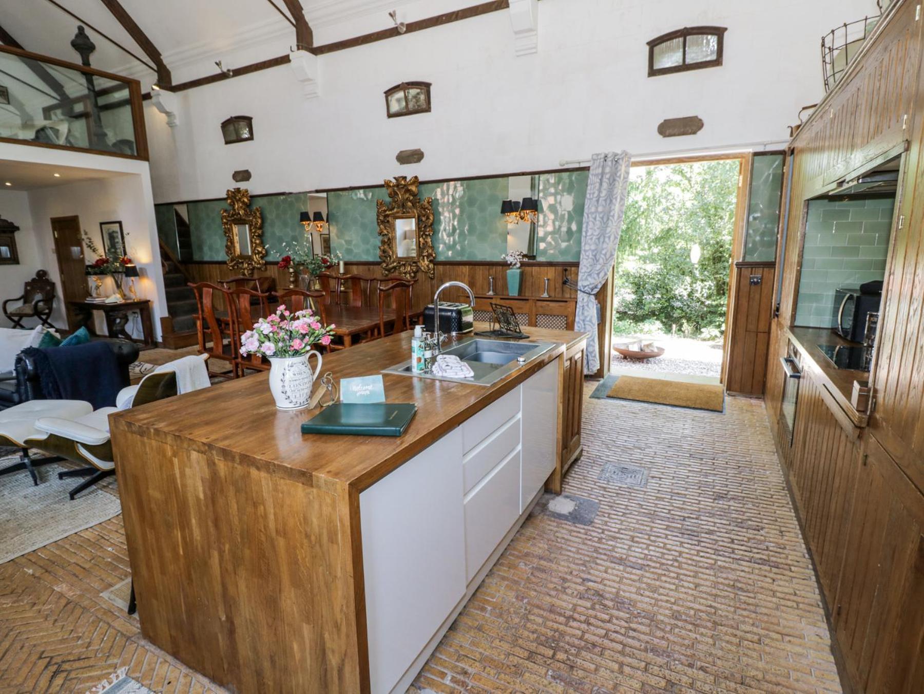 Chetwynd Lodge Стаффорд Екстер'єр фото